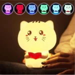 Reading Kitty - Silicone Lamp (1)